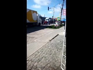 Задолбали до болезни Боткина! На Украине женщины перекрыли трассу Киев-Чоп из-за мобилизации и против методов ТЦК