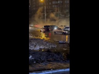 Территория возле Ауры в Новосибирске погрузилась в коммунальный ад