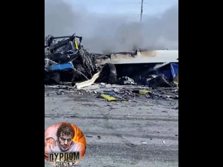 Пять человек погибли в огненном ДТП с двумя фурами и микроавтобусом под Омском