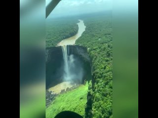 Кайетур — водопад, расположенный в Гайане