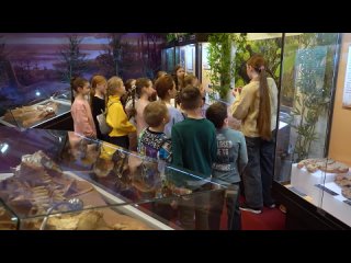 Третьеклашки ВГГ исследуют древний мир Земли в Вятском палеонтологическом