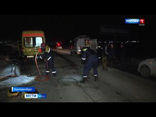 В Екатеринбурге легковушка влетела в грузовик, груженый щебнем
