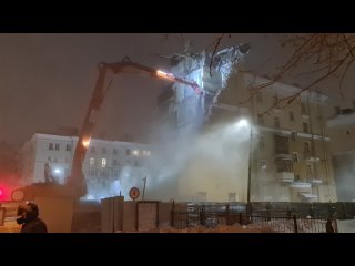 Исторический момент: в Северодвинске сносят опустевшие после ЧП жилые «сталинки»