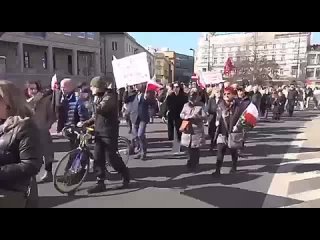 Польша. Женский антивоенный марш