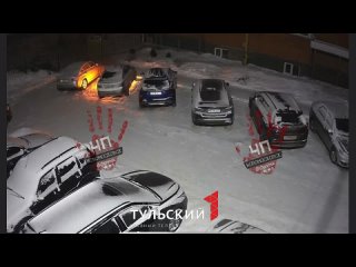 В Новомосковске двое неизвестных напали на девушку и сожгли ее автомобиль