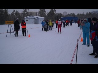 Финиш единственной спортсменки в нашем управлении по лыжным гонкам)