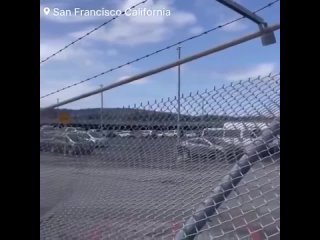 Самолет потерял шину в полете и был вынужден экстренно сесть в Лос-Анджелесе