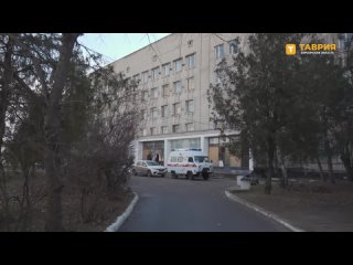 В Новой Каховке восстанавливают кровли жилых домов, разрушенные обстрелами ВСУ