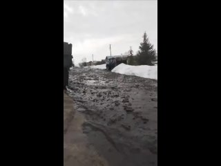 Паводковыми водами затопило участки дороги в двух районах Татарстана