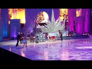 Сцена на катке шоу Снежная Королева