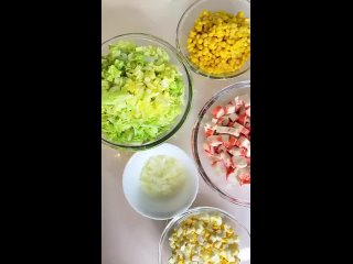 Салат с крабовыми палочками и кукурузой, классический рецепт