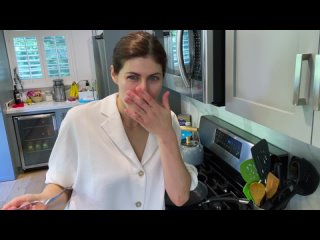 Alexandra Daddario Shares The Pancake Recipe She Loves