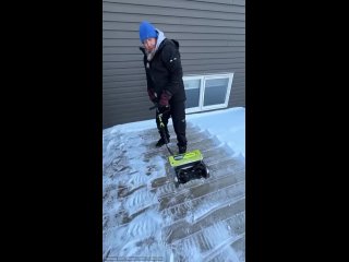 Снегоуборочная лопата аккумуляторная