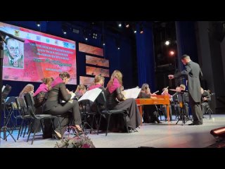 Взмах дирижерской палочки, и оркестр начинает играть😌

Открывает конкурс уникальный для Забайкалья концерт «Парад дирижёров»: од