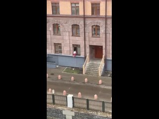Ребёнок пытался сбежать из дома через окно в ЖК «Город Набережных»