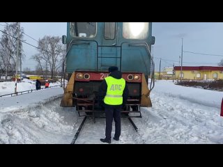 ❗️Под Нижним Тагилом поезд влетел в отечественную легковушку

Водитель «ВАЗ-2114» выехал на пути на красный свет.