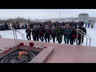23 февраля – в День Защитника Отечества – в мемориальном комплексе «Победа» г.Чебоксары прокурор Чувашской Республики Эдуард Гим