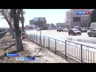 Дороги утекли в ливнёвки, мусор укрывает землю вместо снега. Город требует скорейшего преображения. Его местные власти обещали п