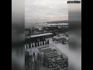 Возгорание произошло в одном из зданий Казанского высшего танкового училища в подсобном помещении, о