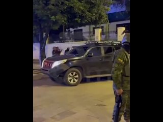 ️Спецназ Эквадора штурмовал посольство Мексики минувшей ночью и задержал укрывавшегося там бывшего вице-президента. Есть раненые