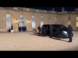 Мбаппе встретился с президентом Франции Макроном и Эмиром Катара