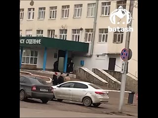 Охранник вышвырнул из здания и отпинал пациента городской клинической больницы Стерлитамака