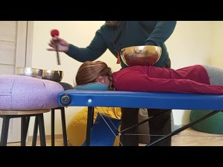 Видео от Виброакустический массаж поющими чашами