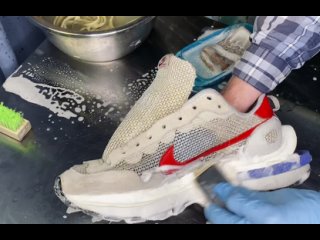 Чистка и уход за Nike Sacai VaporWaffle