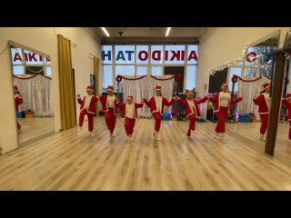 Детский новогодний танец Дедов Морозов восточный шоу