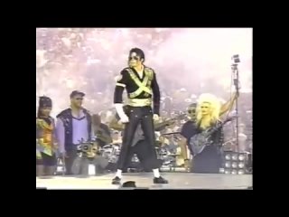 Майкл Джексон - Самое эффектное появление на сцене.