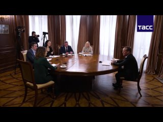 Медведев уверен, что Путин победит на мартовских президентских выборах