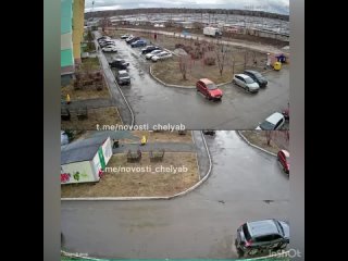 В Челябинске задержали двоих мужчин, которые напугали громкими залпами жителей улицы Звенигородской. Один из них открыл пальбу и