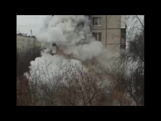 Во время зарядки взорвался и воспламенился электросамокат, Москва, район Отрадное,