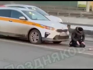 Яндекс-исламист с понтами намаза таксиста из Средней Азии, очередная показуха на публику