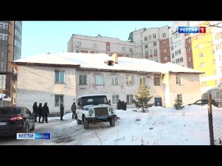 Краевой следком начал проверку по факту угрозы обрушения дома на улице Партизанской в Барнауле.