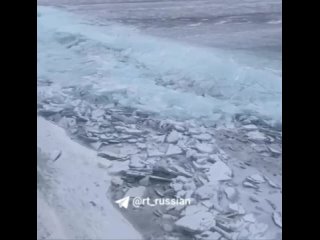 Эта пугающая красота — ледяное крошево, снятое на берегу Байкала в посёлке Листвянка