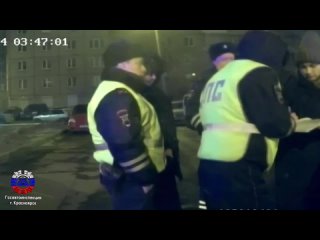 В Красноярске автомобилист-нарушитель пытался дать взятку сотрудникам ГИБДД
