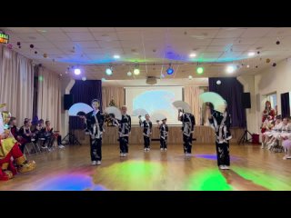 ЭТ 20 школа - Китайский танец с веерами