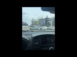 🚔Тройное ДТП в Южно-Сахалинске

Сегодня вечером на пересечении улиц Ленина и Бумажной столкнулись три автомобиля: Subaru Impreza