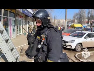 В Советском районе на улице Космонавта Комарова загорелся магазин: погибла женщина