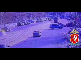 Появилось видео момента массового ДТП на Эльмаше, которое устроил водитель на ЛадеМужчина проехал перекресток Старых Больш