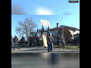 ️Итальянские фермеры направляются в Рим колонной тракторов, поскольку их гнев распространяется.  Фер