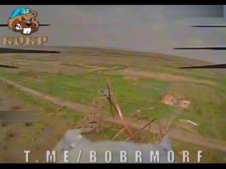 На Ореховском направлении операторы FPV-дронов отряда БОБР уничтожили много украинских блиндажей. #3