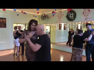 Видео от “Amigos“ клуб аргентинского танго в Саратове