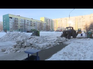 ️ Проверил, как убирают снег на придомовых территориях Центрального района