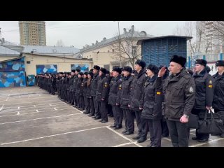 Церемония поднятия флага РФ в Колледже полиции
