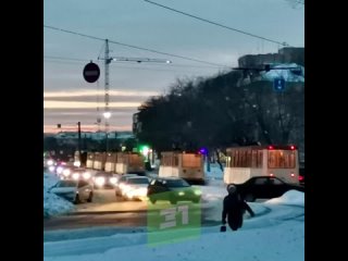 «На Авроре стоят трамваи». В Ленинском районе остановился электротранспорт.mp4