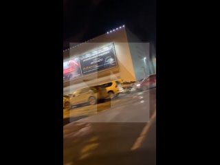 Душераздирающее видео с парковки у Крокус Сити Холла в момент теракта