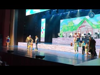 Премьера музыкального спектакля “Ромка, Фомка и Артос“ прошла на сцене ДК “Нефтяник“ в Тюмени