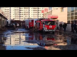 Появилось видео тушения пожара у ТЦ «Олимп» в Казани